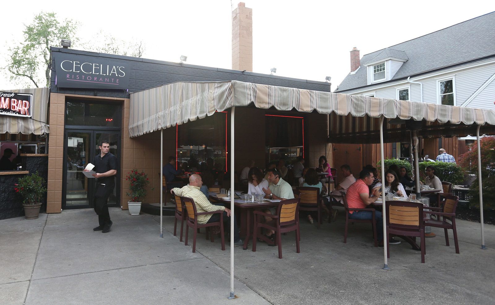 features Cecelia's Ristorante Cantillon